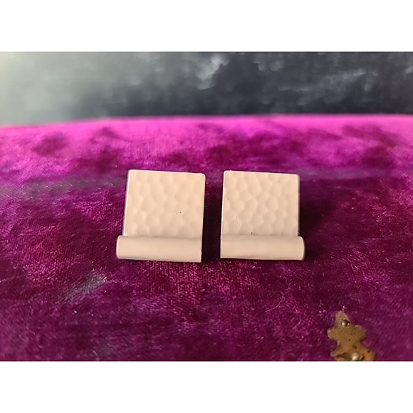 Vintage Beige Enamel Hammered Stud Earrings - Picture 5 of 10